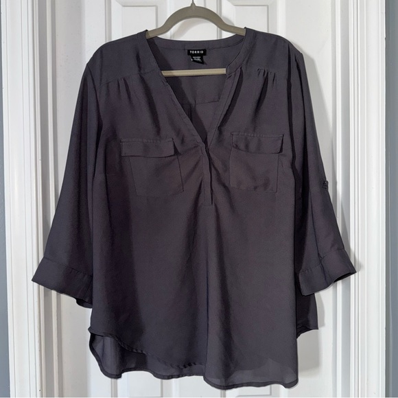 Torrid georgette pullover blouse in nine iron charcoal gray torrid size 1 (1X). - Picture 3 of 11